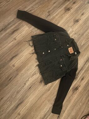 Levi's Juniors' Ex-Boyfriend Cotton Trucker Jacket